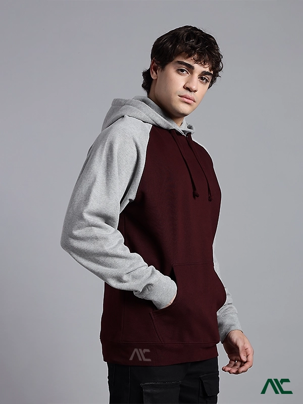 High-Quality Raglan Pullover Hoodie Supplier in Charlotte High-quality raglan pullover hoodie built with premium stitching and soft fleece fabric in Charlotte.